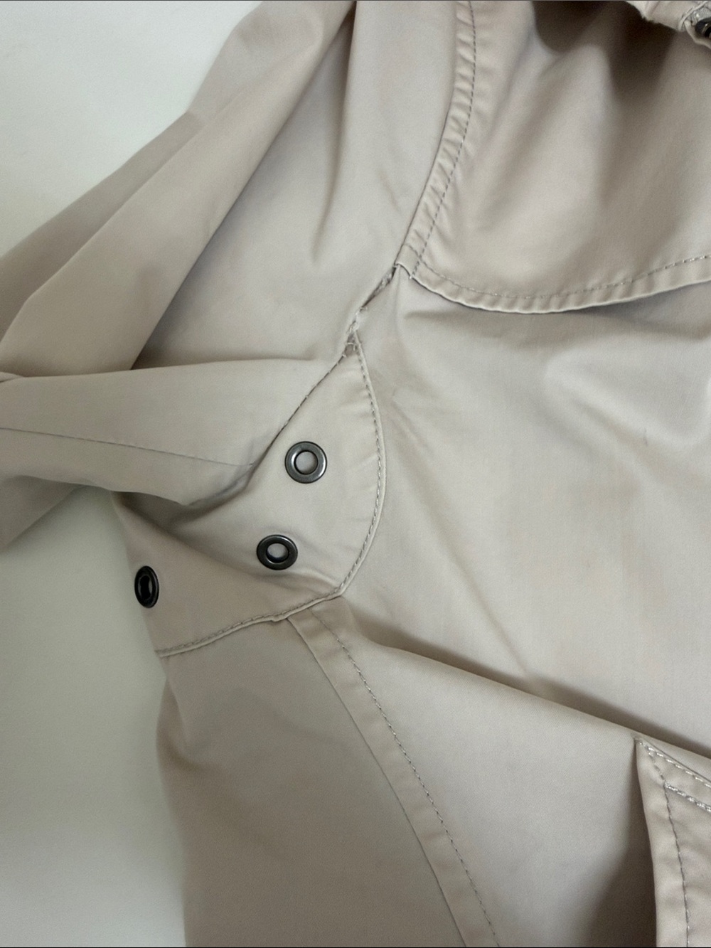 Burberry Light Beige Zip-Front Trench Jacket with Check Lining - Picture 6 of 14